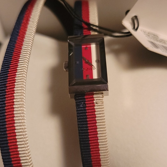 Gucci bracelet watch - Picture 7 of 7